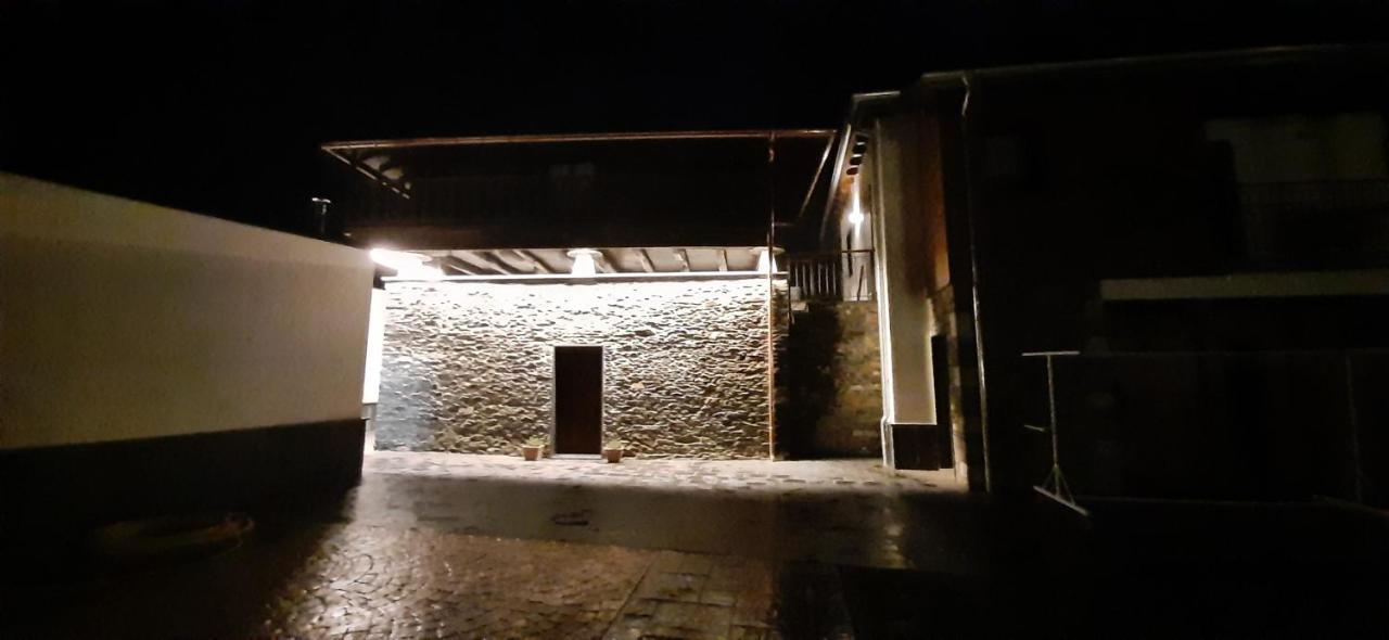 El Rato Apartamentos Rurales Navia Luaran gambar